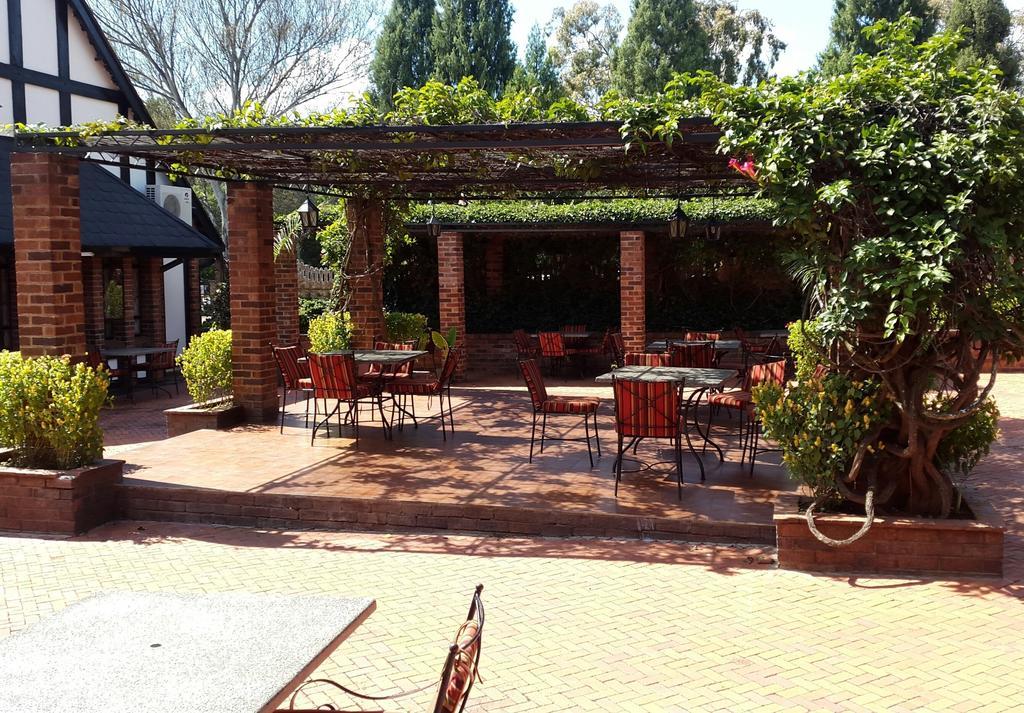 Cresta Churchill Hotel Bulawayo Exterior foto