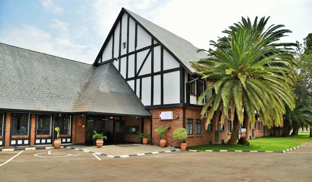 Cresta Churchill Hotel Bulawayo Exterior foto